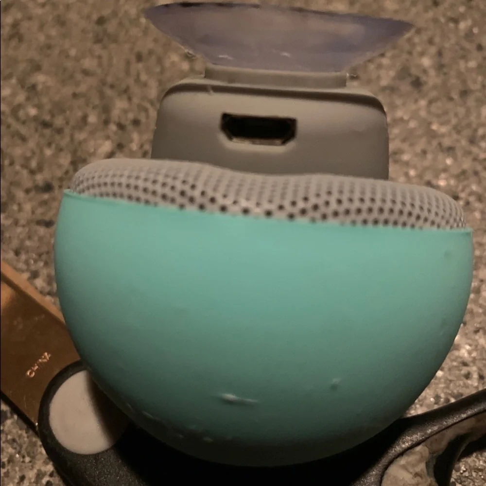 Rechargeable Mini Speaker Color Changing Light.